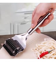 Çelik Manuel 9 Tekerlekli Erişte ve Makarna Hamur Kesme Ruleti cin786