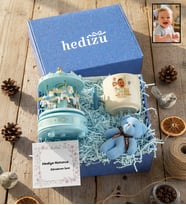 Kişiye Özel Karikatürlü Bebeğe Doğum Günü Hediyesi Hediye Kutusu - Kişiye Özel T Kupa, Atlı Karınca Müzik Kutusu, Peluş Anahtarlık Doğum Günü Hediyesi