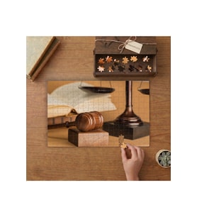 Hakim Tokmağı - Adalet Tasarımı 240 parça Ahşap Puzzle Ahşap Kutuda MP04975