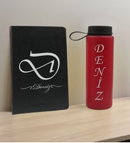 BK Gift Kişiye Özel İsimli Siyah Defter ve Kırmızı Cam Matara Hediye Seti-2, Sevgiliye Hediye, Arkadaşa Hediye, Yeni İş Hediyesi