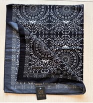 ZER Premium – Geometrik ve Floral Desenli Özel Koleksiyon Şal (Siyah - Beyaz)