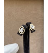 14 Ayar Altın Kaplama Damla Taşlı Halo Küpe – Elegant Glow Tasarım