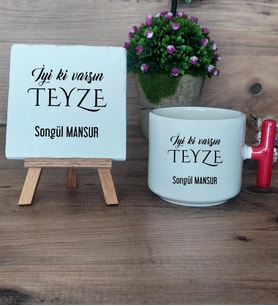 İyi Ki Varsın Teyze Hediye Seti Kupa Bardak T Kulplu ve Dekoratif Taş Teyzeye Doğum Günü Hediyesi (Model 1)