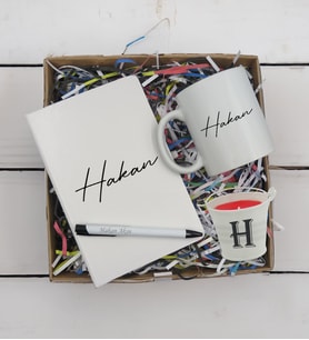 BK Gift Kişiye Özel İsimli Defter Kalem Kupa ve Mini Kovada Kokulu Mum Hediye Seti-4, Arkadaşa Hediye, Sevgiliye Hediye, Yeni İş Hediyesi