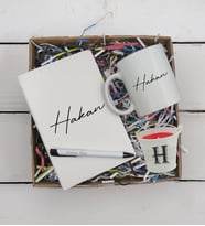 BK Gift Kişiye Özel İsimli Defter Kalem Kupa ve Mini Kovada Kokulu Mum Hediye Seti-4, Arkadaşa Hediye, Sevgiliye Hediye, Yeni İş Hediyesi