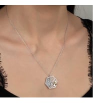 SWAROVSKİ TAŞLI PETEK VE ARI 925 AYAR GÜMÜŞ KOLYE