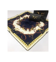Kemer Püsküllü Desen Black Seri Twill Eşarp Eşarp Askısı ile Birlikte 90x90 cm K