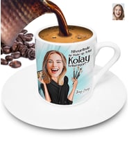 Nihayetinde Make up Artist Kolay Yetişmiyor Kişiye Özel Karikatürlü Türk Kahvesi Fincanı (Beyaz)