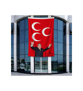 Kırmızı üç Hilal Önünde Alparslan Türkeş 140gr Premium Raşel Kumaş Bayrak 4x6 Metre