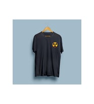 Oversize Radyoaktif Nükleer Tehlike tasarım Cep logo unisex T-shirt (Siyah)
