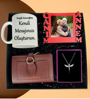 Anneler Gününe Özel Canım Annem Kırmızı Çerçeve Bordo Cüzdan Melek Kolye Ve Kendi Mesajını Oluştur Kupa Bardak