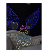 Cake Yazılı ve Şekilli Neon Tabela