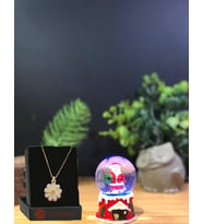 Noel Baba Yılbaşı Temalı Işıklı Kar Küresi Minik Boy ve PapatyaKolye