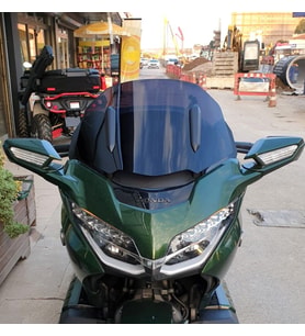 MOTOCAM Honda Goldwing Bagger Ön Cam 2018-2023 Model 38cm Siyah Renkli 4mm ORTA BOYLU