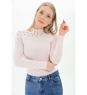 9100936 Yumoş Tek Omuzu Açık İncili Bluz PUDRA