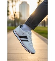 Enoch Erkek Spor Ayakkabı Beyaz Sneaker Siyah Şeritli ve Kırmızı Detaylı Retro Yürüyüş Modeli