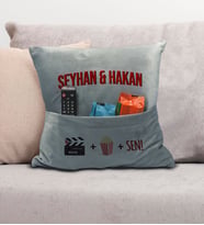 BK Gift Kişiye Özel Tasarımlı Organizer Kumanda ve Atıştırmalık Cepli Gri Kırlent Yastık- 1, Ev Dekoru, Ev Hediyesi