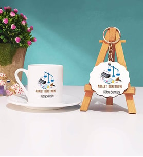 Adalet Öğretmeni Tasarımlı Kişiye Özel Hediye Adalet Öğretmeni Türk Kahvesi Fincanı ve Anahtarlık Hediye Seti