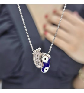 Nazar Mineli Bebek Ayakları Rodium Kaplama 925 Ayar Gümüş Kolye (Karışık)
