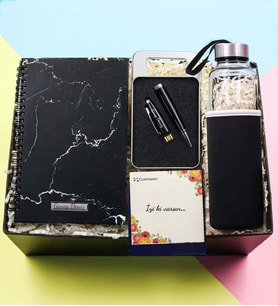 Kişiye Özel 32 gb Usb Siyah Kalem & Mermer Desenli Defter & Özel Kılıflı 500Ml Su Matarası Hediye Seti