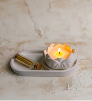 Lotus Mum Seti – Mumluk & Kibrit Hediyelik  Minimal Dekoratif Soya Mum Set  Ev Dekorasyon & Özel Gün Hediyesi