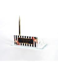 3D MODERN GÖRÜNÜMLÜ KALEMLİ ŞEFFAF SANAT MASA İSİMLİĞİ