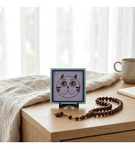 Şaşkın Kedi Temalı Şık Dekoratif Obje, Yaşam Alanınız İçin Sempatik Değerli Bir Hediye 10x10 cm
