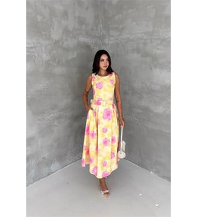 Neşeli butik kadın sarı çiçek desenli kolsuz midi boy kloş kemerli elbise NBK4645