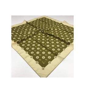 Geometrik Logolu Desen Gold Seri Twill Eşarp Eşarp Askısı ile Birlikte 90x90 cm 