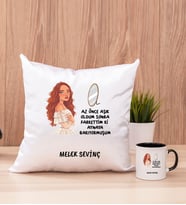 Kişiye Özel Az Önce Aşık Oldum Tasarım Esprili Kare Yastık ve Siyah Kupa