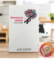 Kişiye Özel İsimli ve Mesajlı Öğretmenler Gününe Özel Çiçek Demeti Tasarım Beyaz Defter Ajanda (Beyaz)