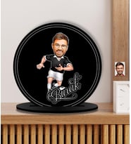 Kişiye Özel Karikatürlü Futbolcu Siyah - Beyaz Ahşap Plak - Biblo
