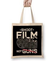 Shoot Film Not Guns Peaceful Filmmaker Director Bez Çanta Uzun Saplı