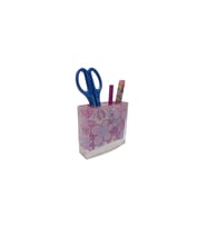 KALEMLİK PEMBE ÇİÇEKLİ AKRİLİK OFİS GERECİ  10X10X3CM