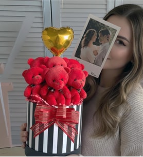 Kişiye ÖZEL Fotoğraflı ve Mesajlı Premium Silindir Kutuda, Kalp Balonlu 6’lı Kırmızı Ayıcık Buketi  Anneler  Gününe ÖZEL