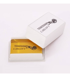 Carlovy V601 Keman Reçinesi (aksesuar - Standart Seri)  Yaylı Çalgılar İçin Yüksek Kavrama Gücü, Düşük Tozlanma Özelliği, Koruyucu Plastik Muhafaza  Uyum: Keman, Viyola Ve Çello Yayları