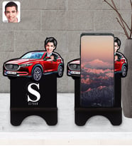 BK Gift Kişiye Özel Plakalı Erkek Mazda 6 Karikatürlü Ahşap Biblo Telefon Standı-1