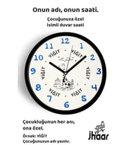 İsme Özel Sevimli Zürafa Çizimi Çocuk Odası Duvar Saati Orta Boy 30 cm Siyah Camlı Sessiz