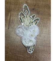 25X12 CM BONCUK PAYET İŞLEME BEYAZ ÇİÇEK APLİKE GÜPÜR ARMA DİKİŞ AKSESUARI