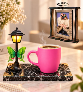 Kişiye Özel 2 Fotoğraflı Dönen Ahşap Çerçeve ve Sokak Lambalı Pembe Kupa Bardak