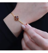 İkonik Alhambra Yonca Zultanit Taşlı Gold Kaplama Asansörlü Bileklik