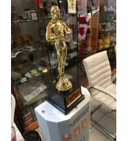 YILIN EN İYİLERİ İÇİN OSCAR BAŞARI HEYKELİ ÖDÜLÜ