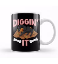 Funny Diggin' It Cute Dachshund Pun Digging Bones Kupa Bardak Porselen