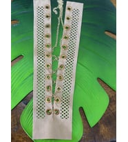 KADİFE SÜT KAHVE KUŞ GÖZLÜ ZİNCİRLİ BÜZME YAKA DİKİŞ AKSESUARI 40X11 CM