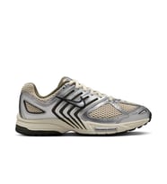 Air Pegasus 2005  HV5748-234