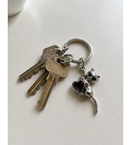 Gotik Siyah Kalpli Kedi Figürlü Metal Anahtarlık Unisex