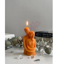 Mumelia Candles Sarılmış Çift - Doğal Soya Blok Dekoratif Mum - Turuncu