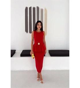 Neşeli butik kadın kırmızı kolsuz peplum kesim midi boy kemer tokalı elbise NBK4640