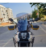 MOTOCAM QJ SVT 650 X Ön Cam 2023-2026 Model 50cm Füme Renkli 4mm UZUN