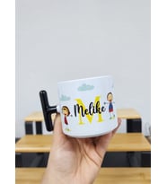 İsme Özel Kişiye Özel Sevimli Çocuk Figürlü Porselen T Kupa Bardak Latte Fincanı
